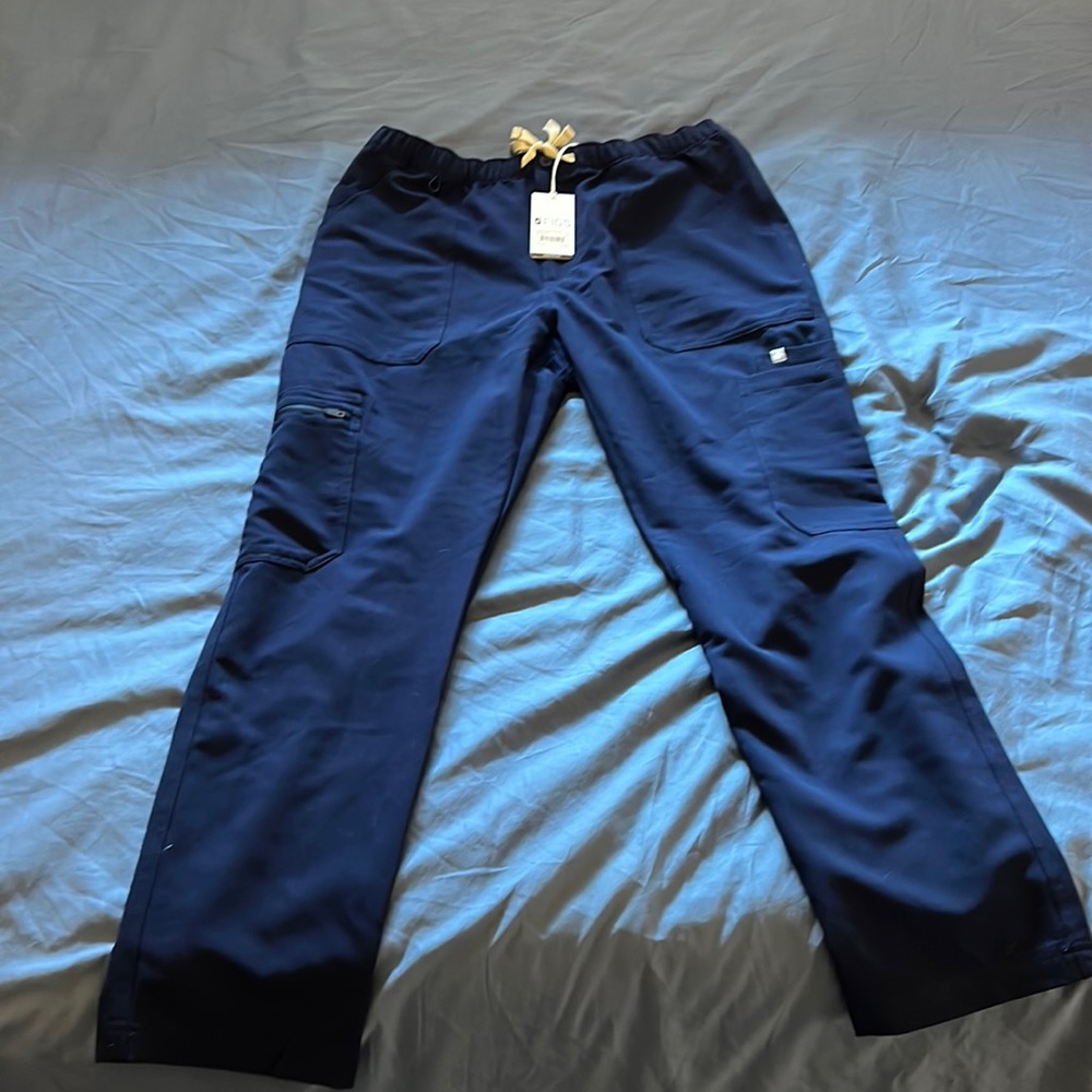 Men’s L Cairo Figs Scrub Pants